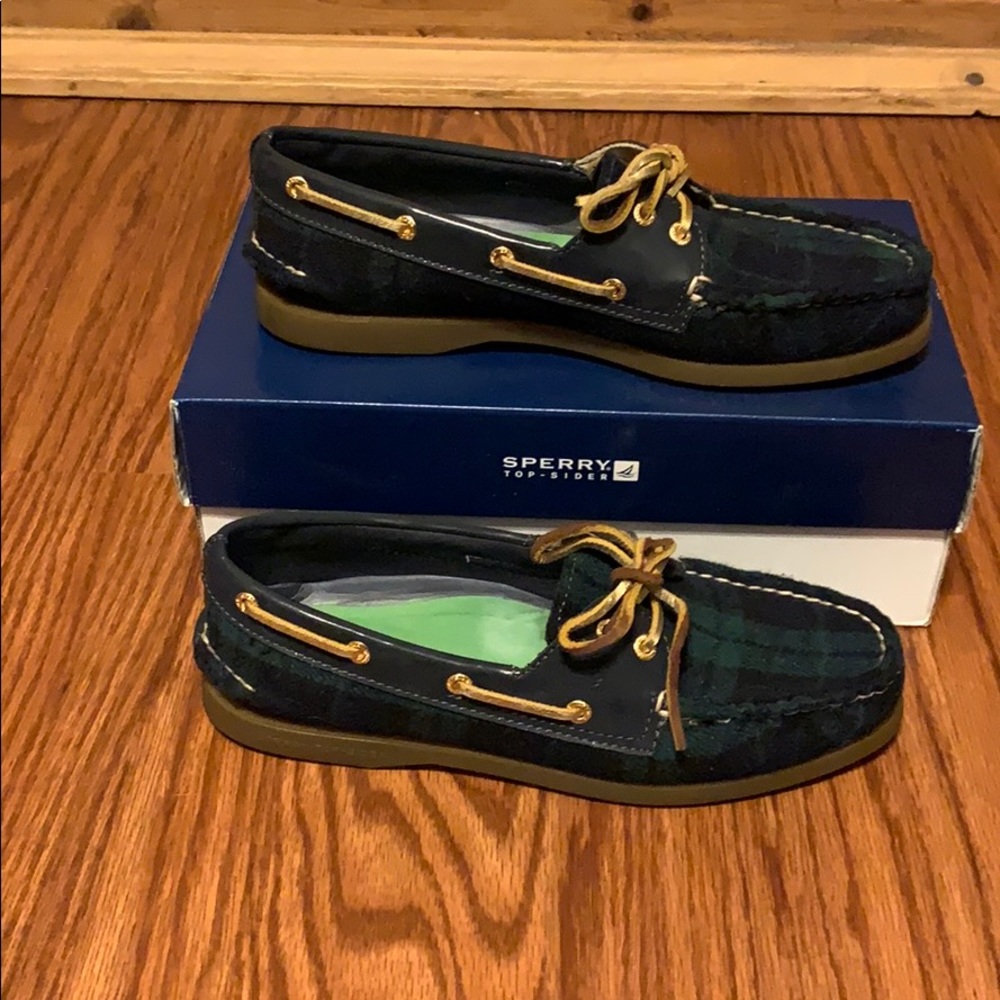 Sperry black watch plaid top siders EUC -Size 7.5